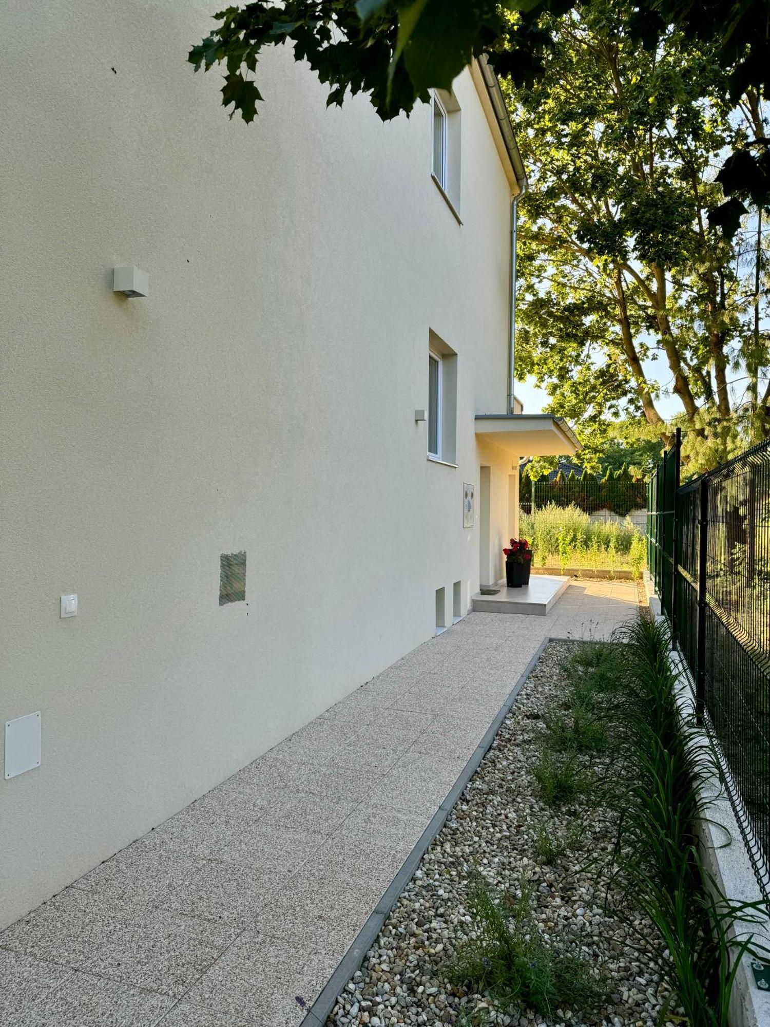 Apartment Zanzi Samorin Luaran gambar